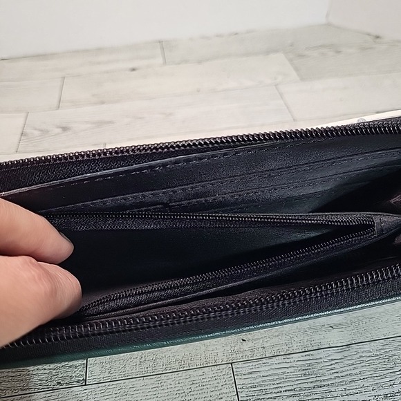 Green Bay Packers Wristlet Wallet Organizer NFL Curve Zip Removable Clip - Picture 5 of 6